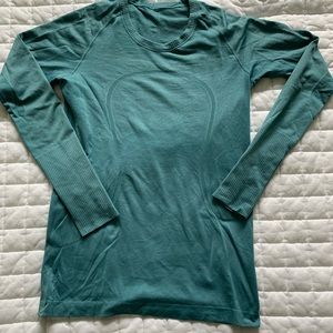Lululemon swiftly tech shirt. Aquamarine, size 10